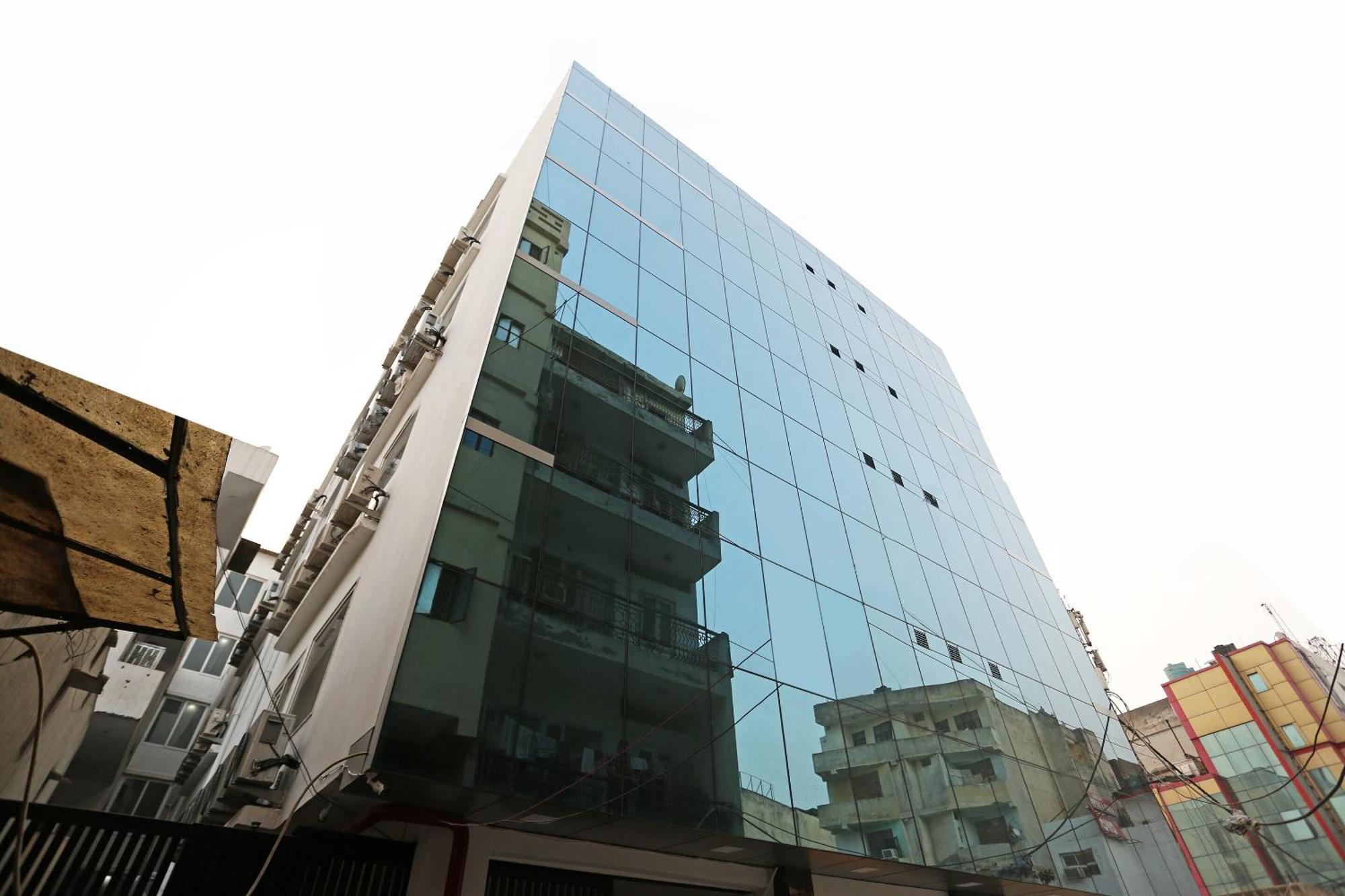 Hotel O M Suites New Delhi Eksteriør bilde