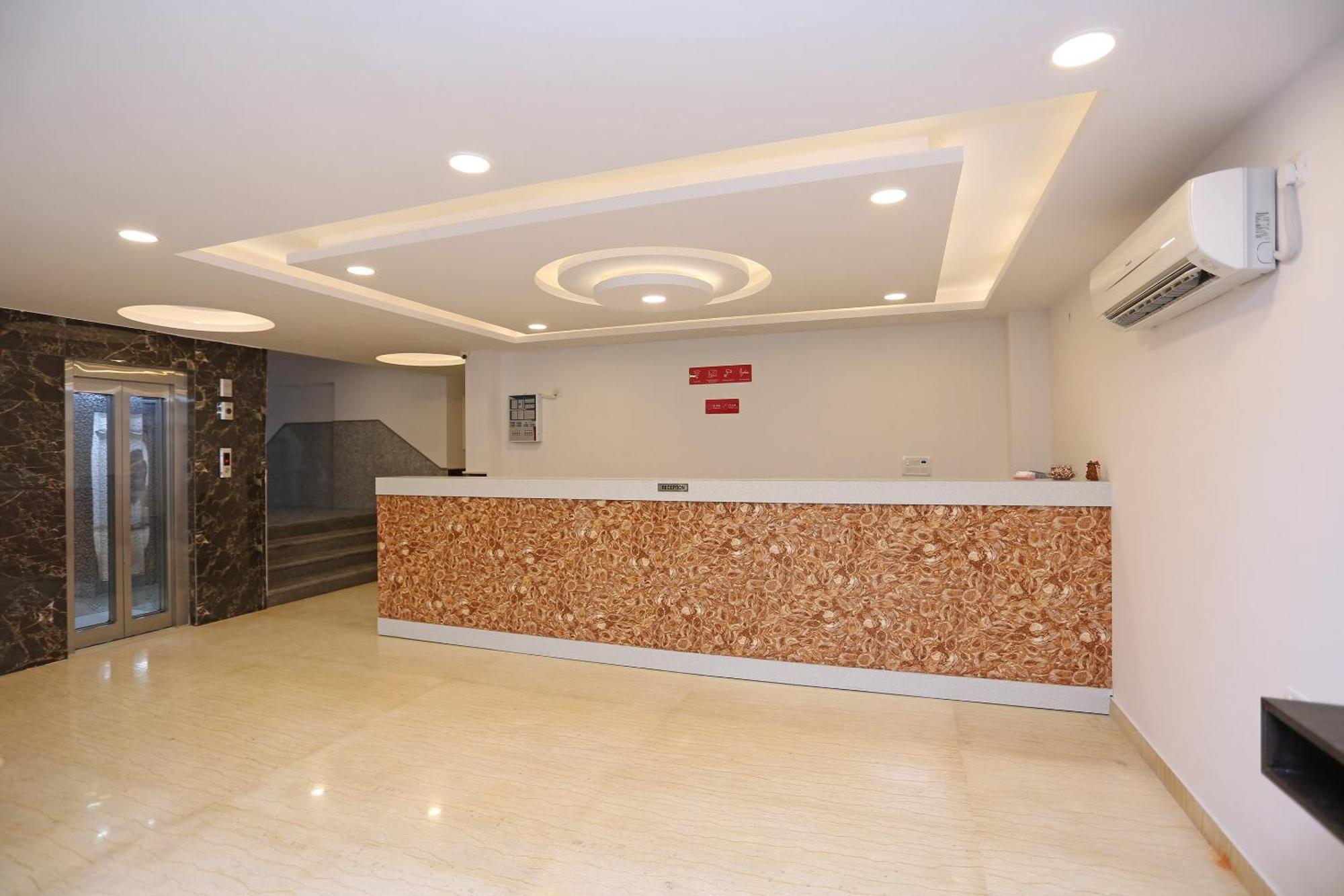 Hotel O M Suites New Delhi Eksteriør bilde