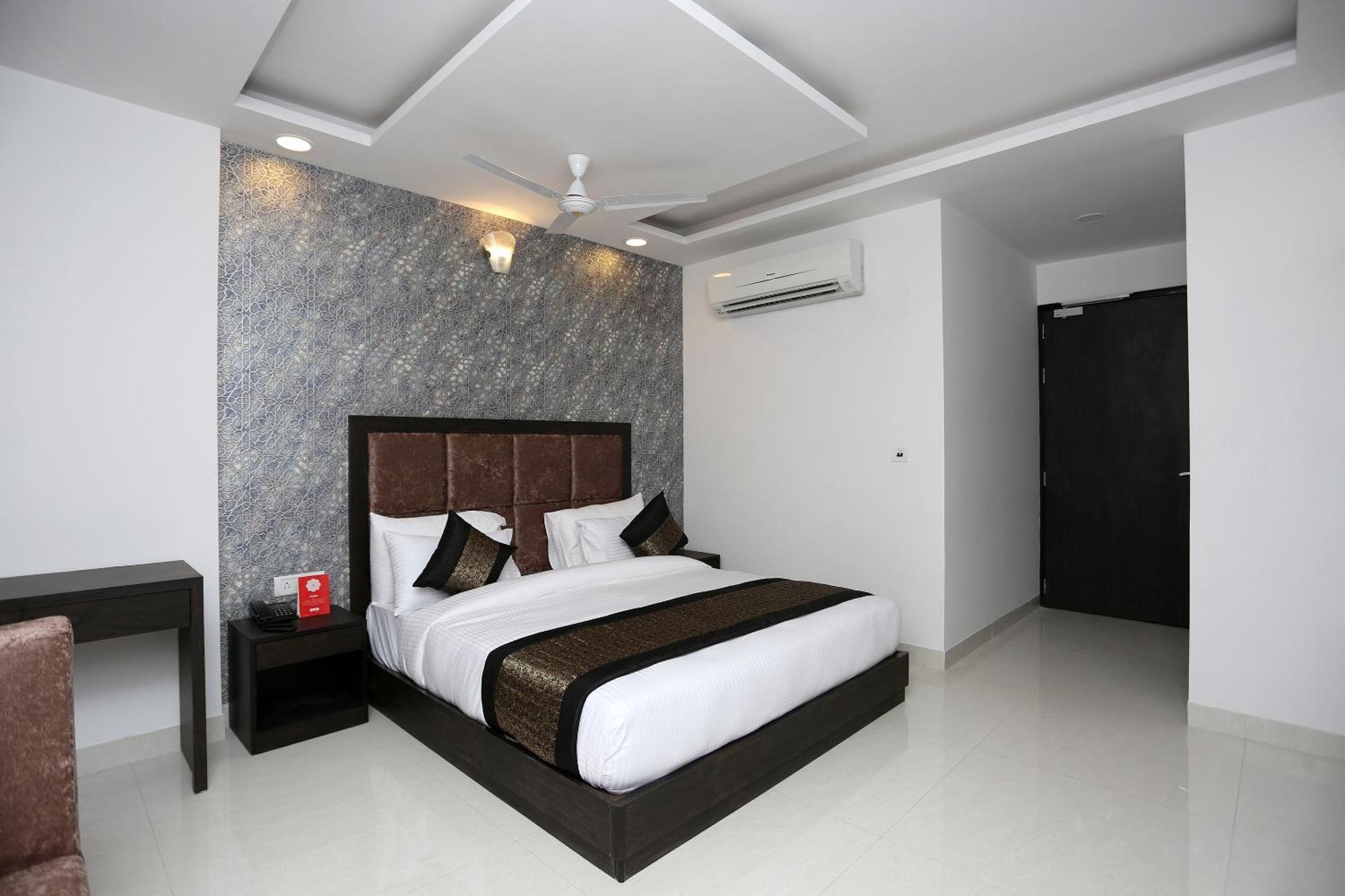 Hotel O M Suites New Delhi Eksteriør bilde